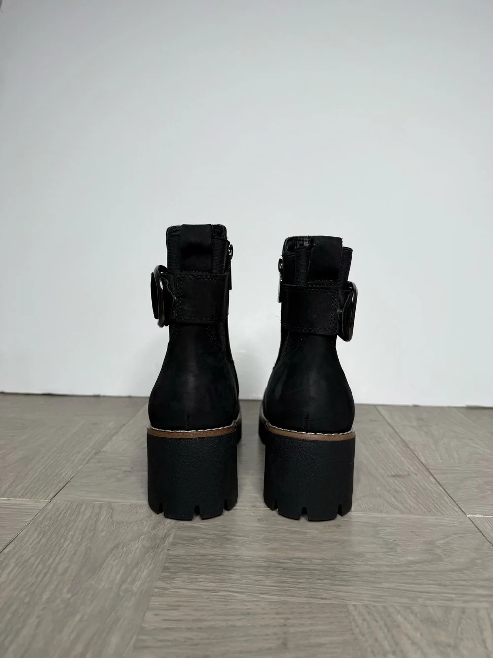 Blondo dahlia black